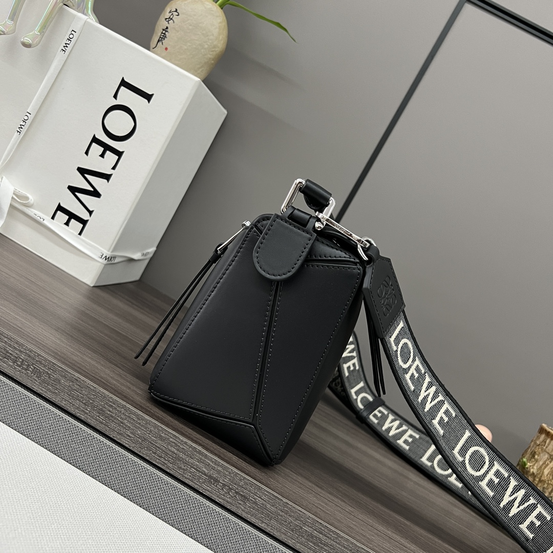 Loewe Puzzle Bags